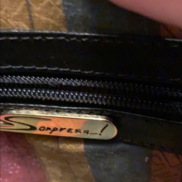 Leather black bag. Small imperfection on closure. - Picture 4 of 8